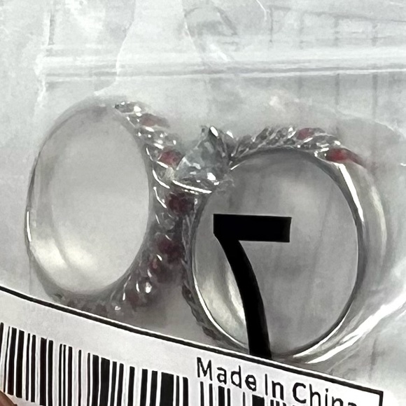Red & White Heart Ring Set Size 7 - Picture 3 of 4